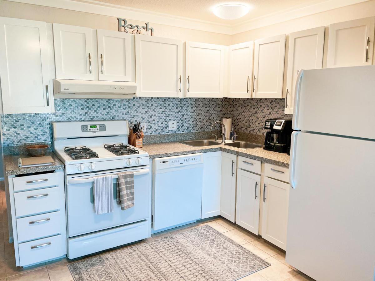 דירות Ualapue Molokai Island Retreat With Beautiful Ocean Views And Pool - Newly Remodeled! מראה חיצוני תמונה